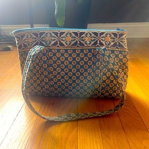 Vera Bradley traditional blue design handbag
